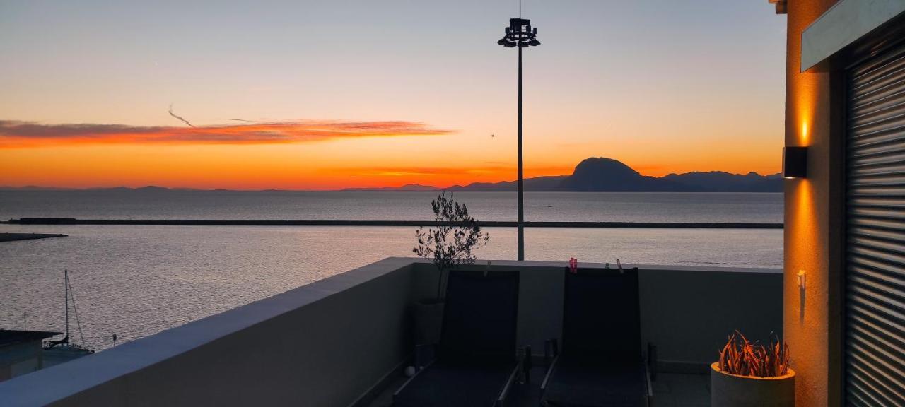 Appartamento Majestic Penthouse In The Heart Of Patra Esterno foto