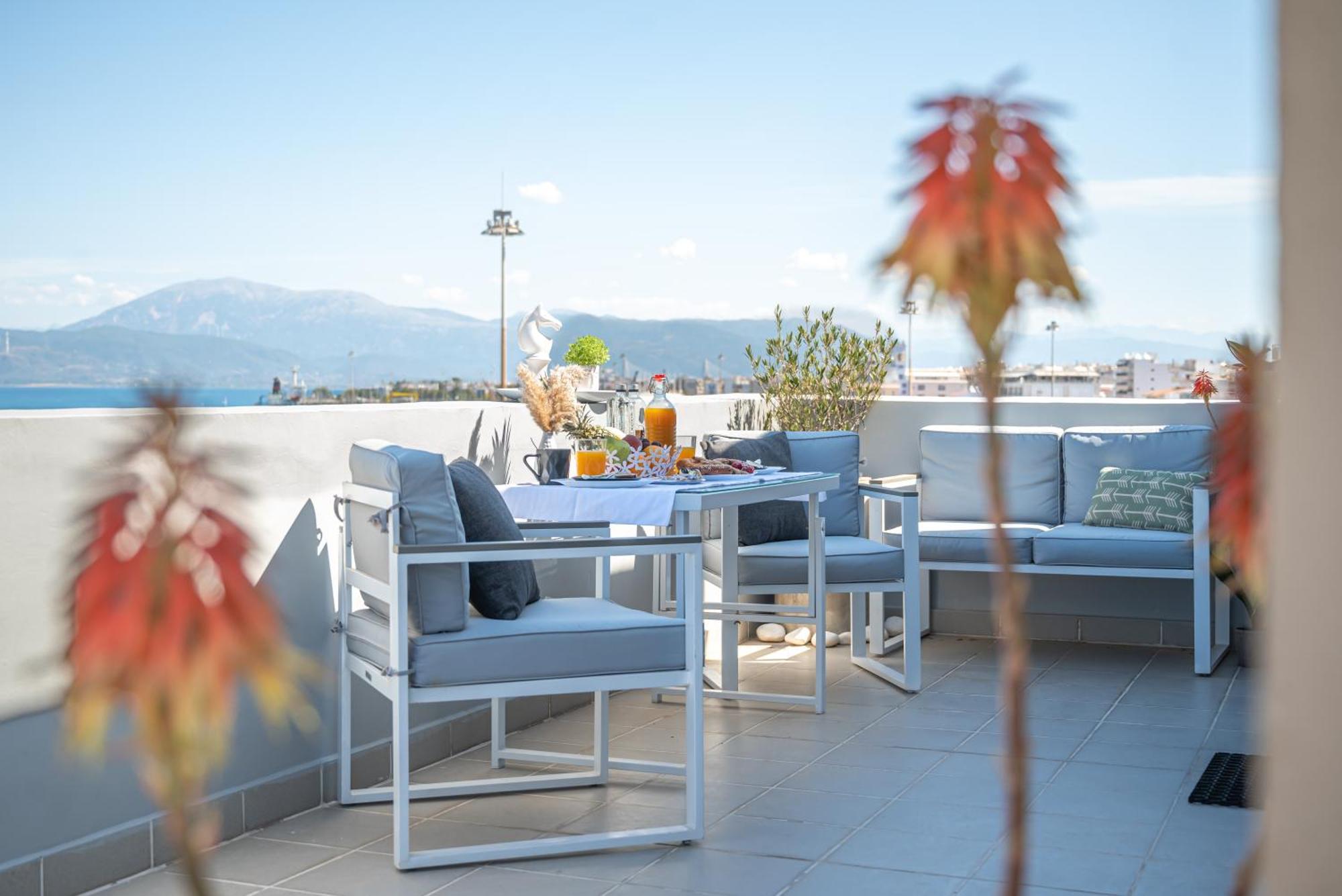 Appartamento Majestic Penthouse In The Heart Of Patra Esterno foto