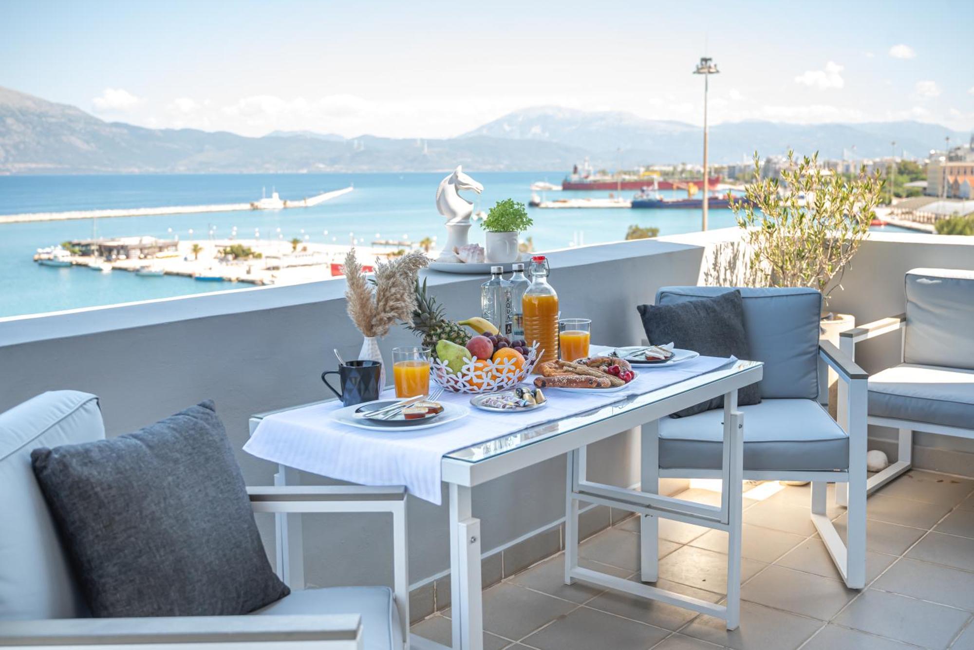 Appartamento Majestic Penthouse In The Heart Of Patra Esterno foto