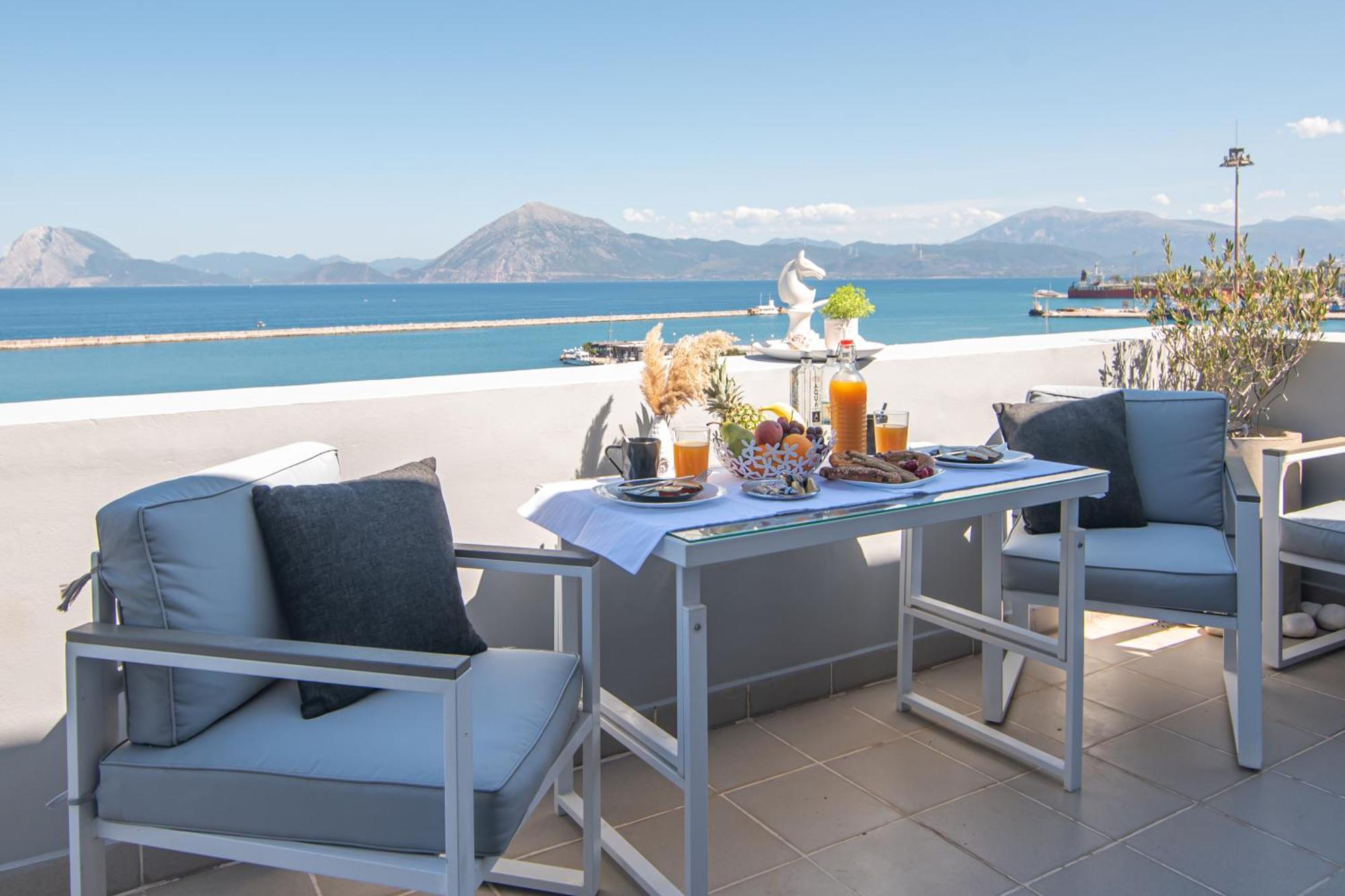 Appartamento Majestic Penthouse In The Heart Of Patra Esterno foto